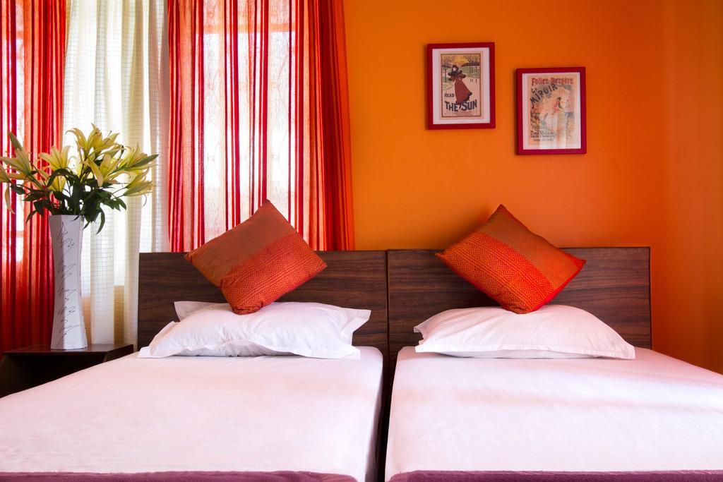 Amber Inn Бангалор Екстериор снимка